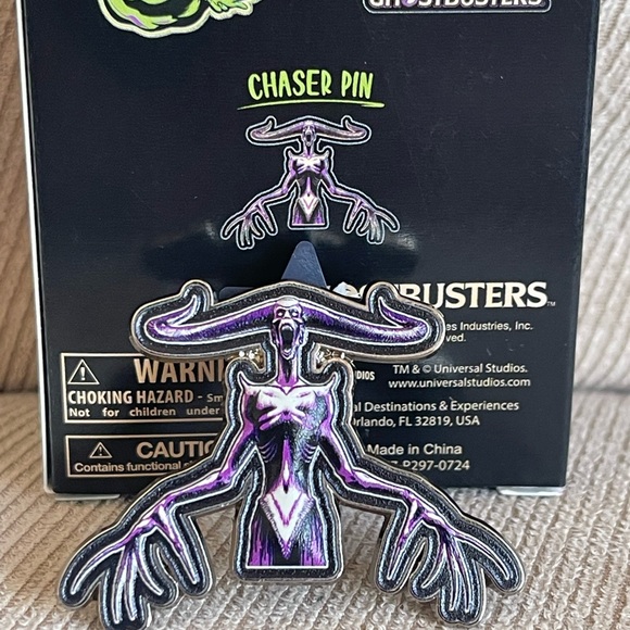 Universal Studios HHN 2024 Chase Pin Ghostbusters Garraka Collectors Pin NEW - Picture 3 of 5